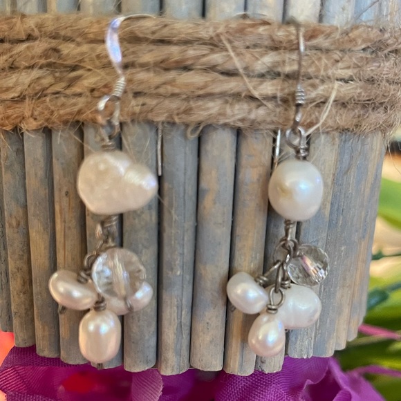 Silpada W0978 Pearl and Crystal Drop Earrings RETIRED - Picture 15 of 16